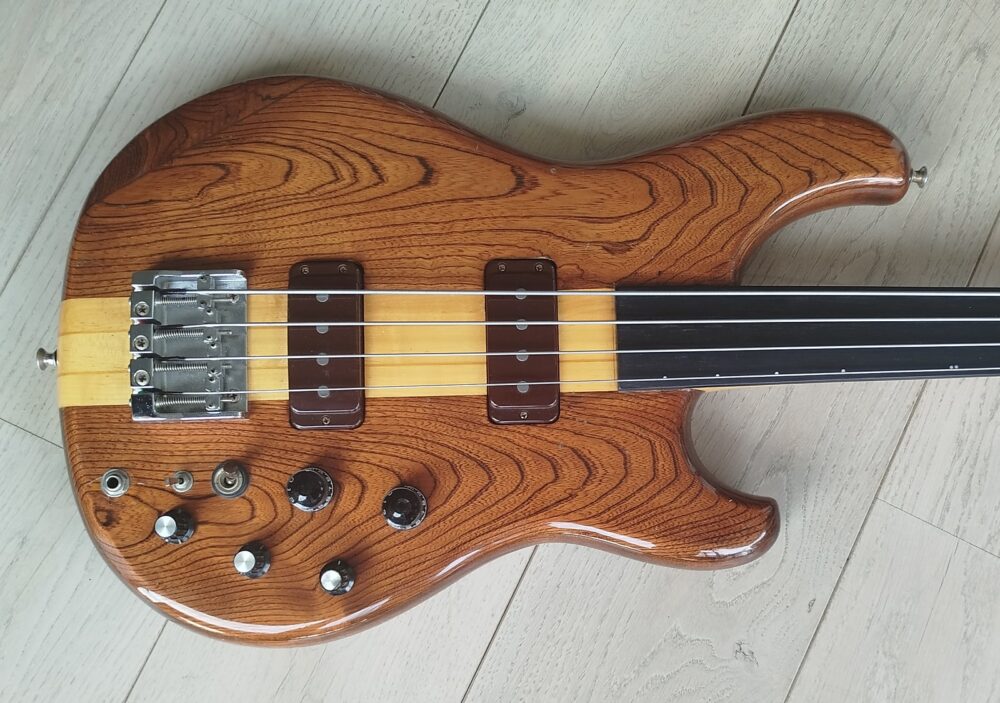 Ibanez Musician MC-900DS 1979 Sting fretless Natural