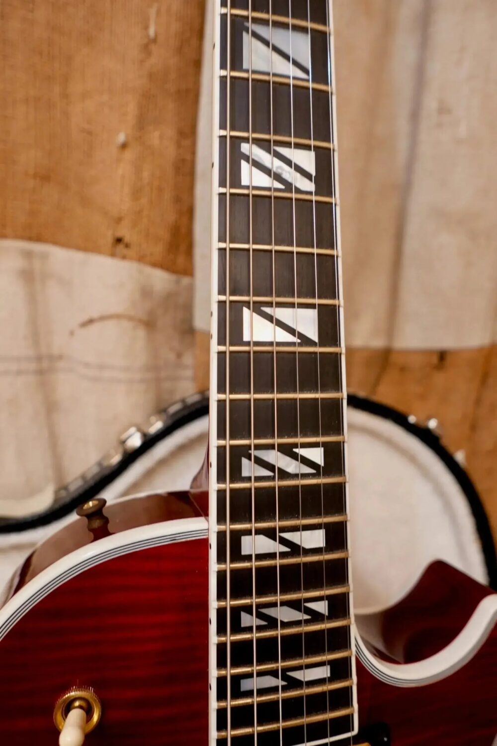 Used Gibson 2006 Gibson Les Paul Supreme Cherry Sunburst - The Guitar Rescue-The Guitar Rescue