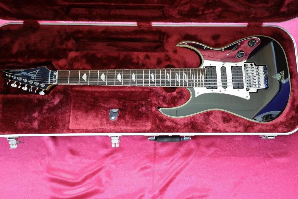 Ibanez UV 777 Universe 2011 - black - The Guitar Rescue-The Guitar Rescue