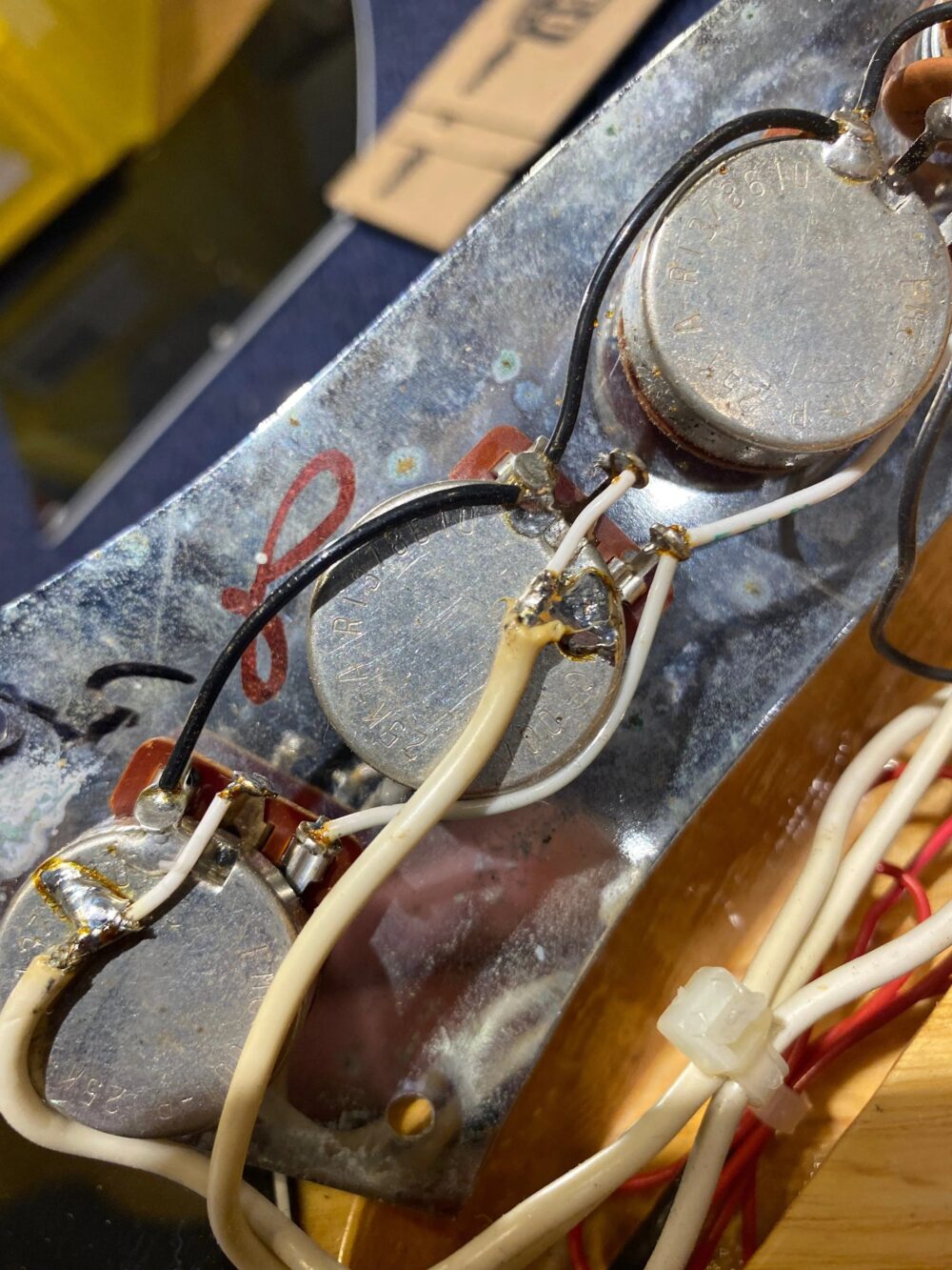 Fender Jazz Bass Natural 1972 - The Guitar Rescue-The Guitar Rescue