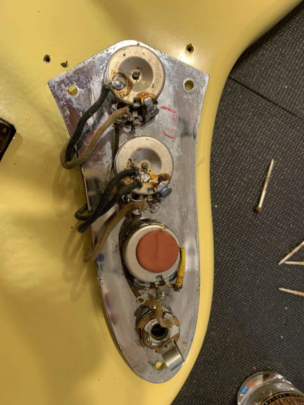 Fender Jazz Bass Olympic White Refin 1965 - The Guitar Rescue-The Guitar Rescue