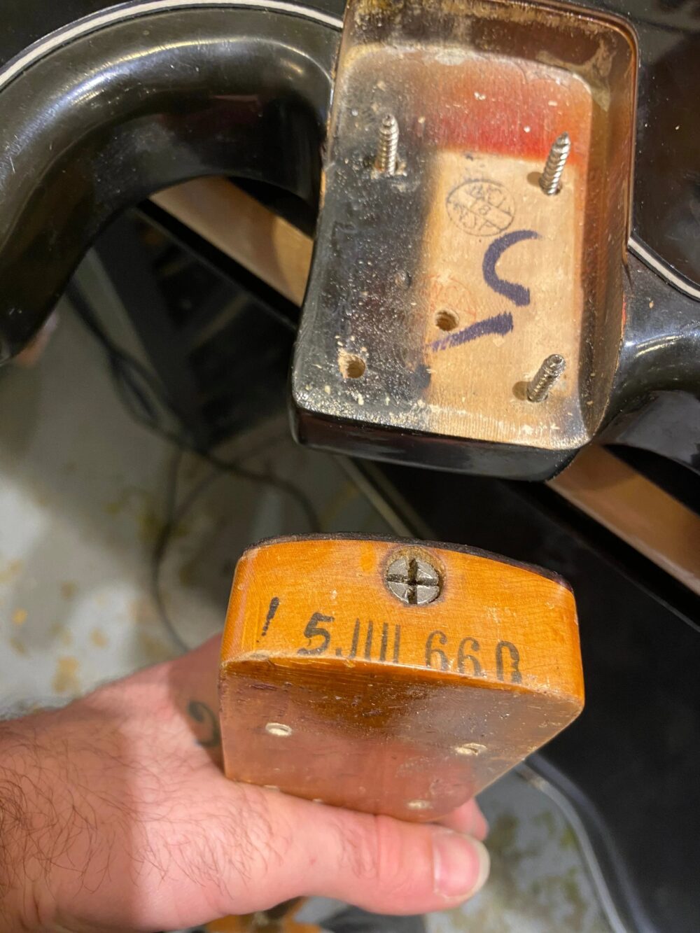 Fender Precision Bass Sunburst 1967 - The Guitar Rescue-The Guitar Rescue