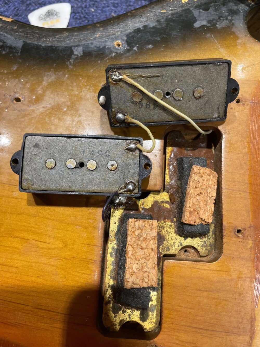 Fender Precision Bass Sunburst 1970 - The Guitar Rescue-The Guitar Rescue