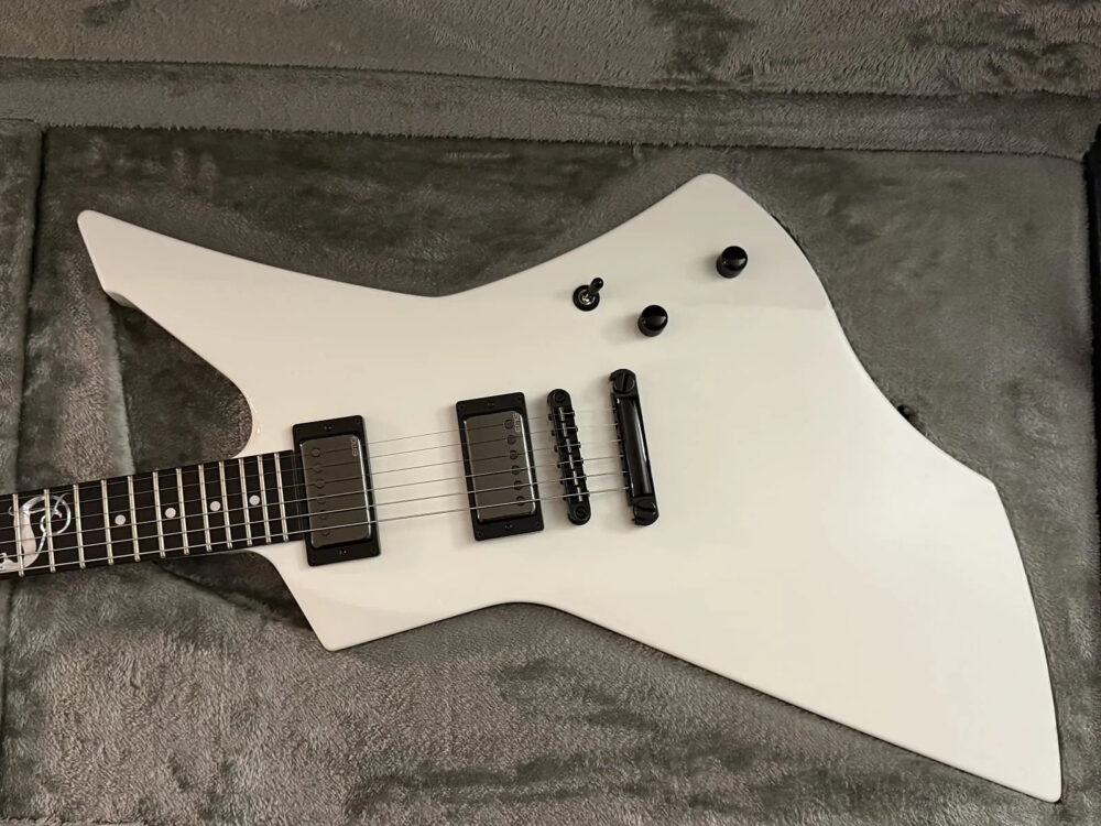 ESP Snakebyte Snow White 2023 - The Guitar Rescue-The Guitar Rescue