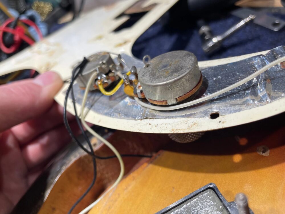 Fender Precision Bass Sunburst 1970 - The Guitar Rescue-The Guitar Rescue