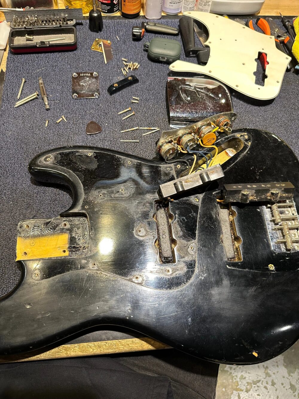 Fender Jazz Bass Black 1966 - The Guitar Rescue-The Guitar Rescue