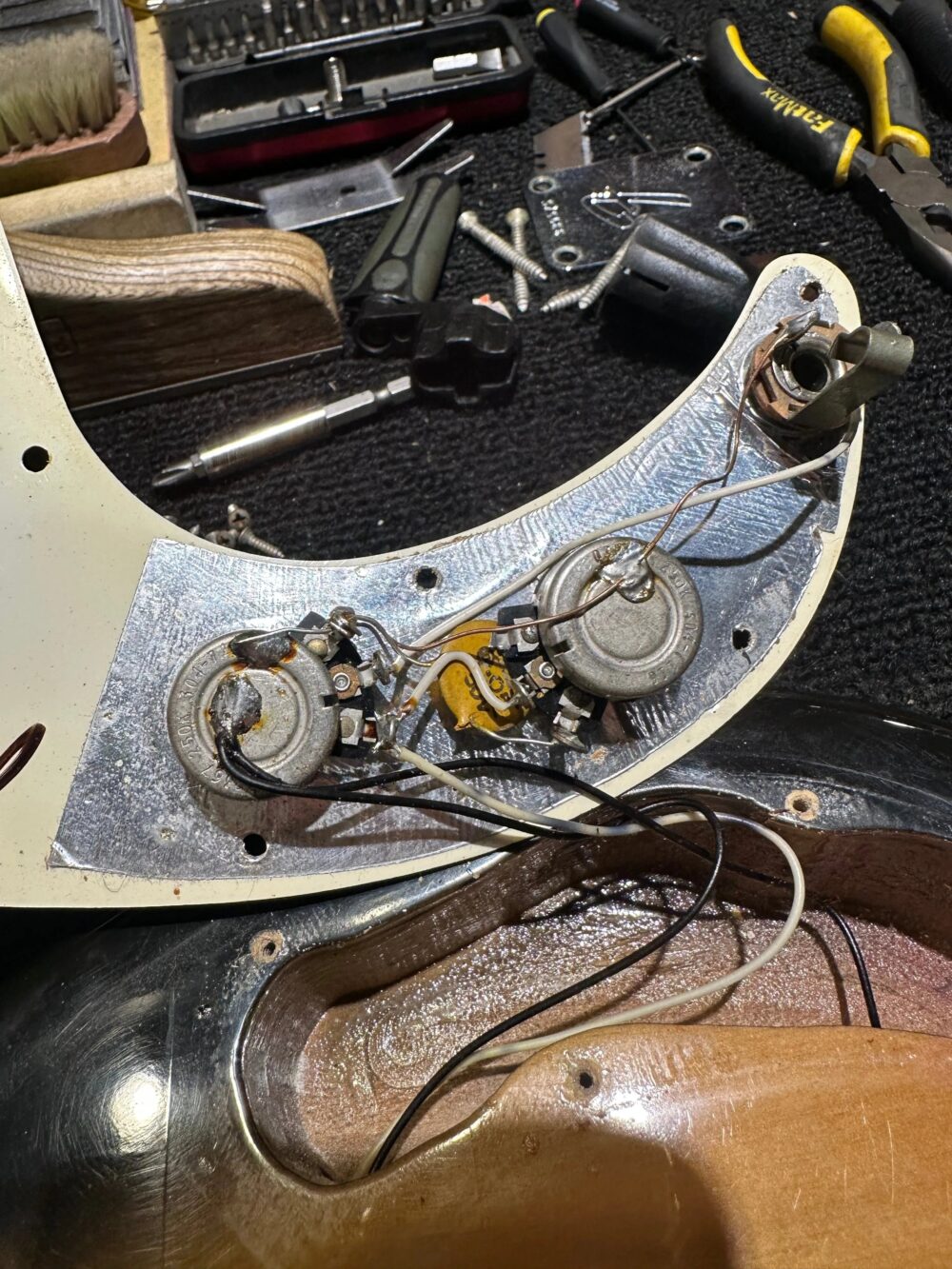 Fender Precision Bass Sunburst 1972 - The Guitar Rescue-The Guitar Rescue